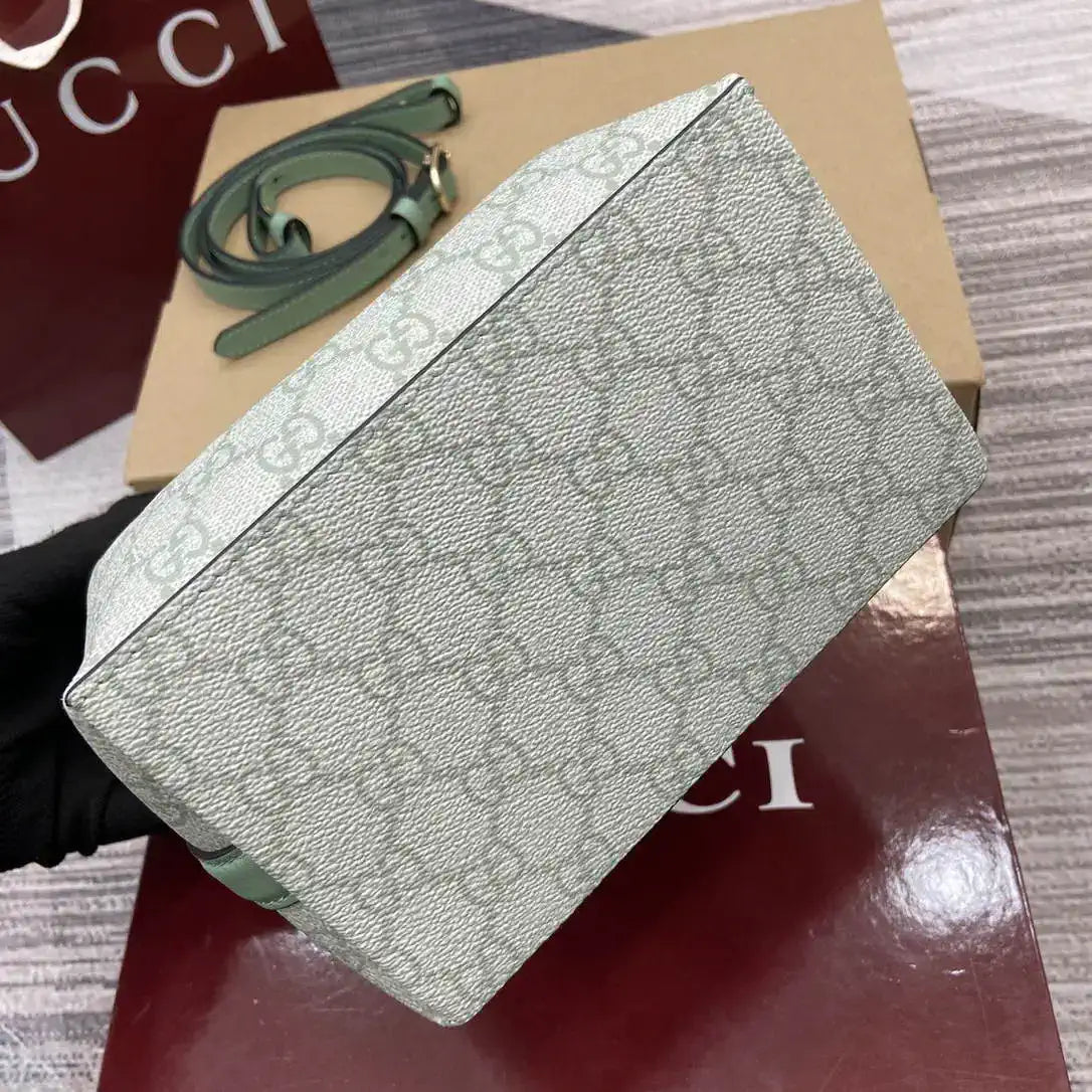 Gucci 815118 GG Emblem small bucket bag Green fabric
