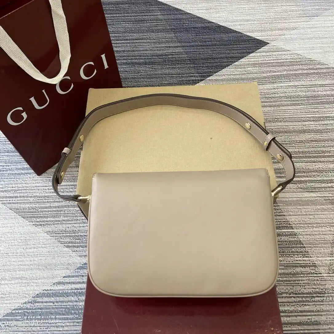Gucci 815178 Gucci Horsebit 1955 Soft Medium Shoulder Bag Apricot
