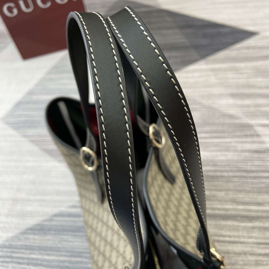 Gucci 815212 GG Emblem maxi tote bag Beige and Black