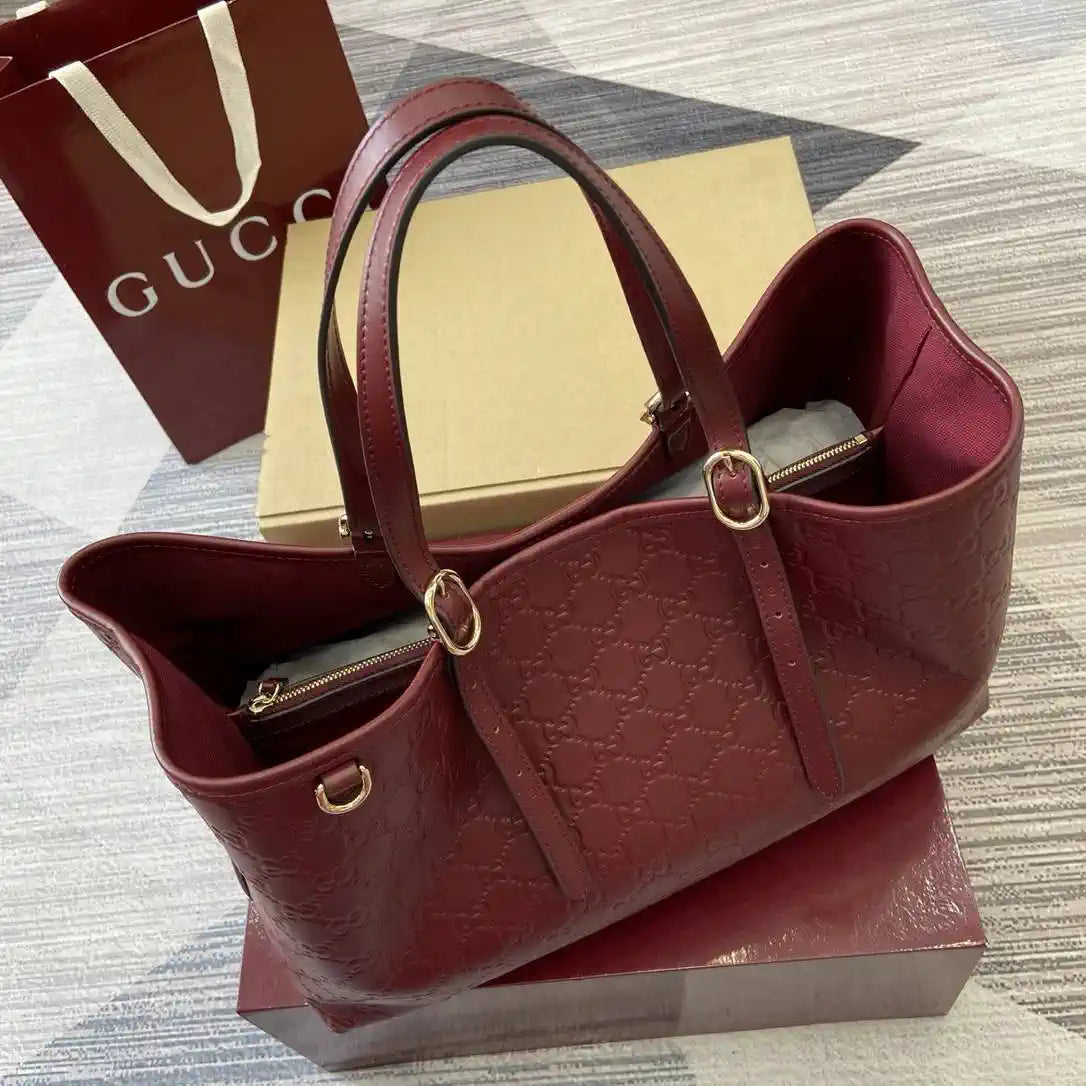 Gucci 815213 GG GG Emblem large tote bag Ancora red leather