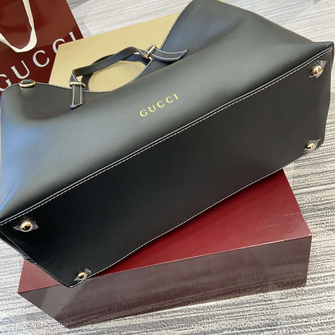 Gucci 815213 GG Emblem Large tote bag Black leather