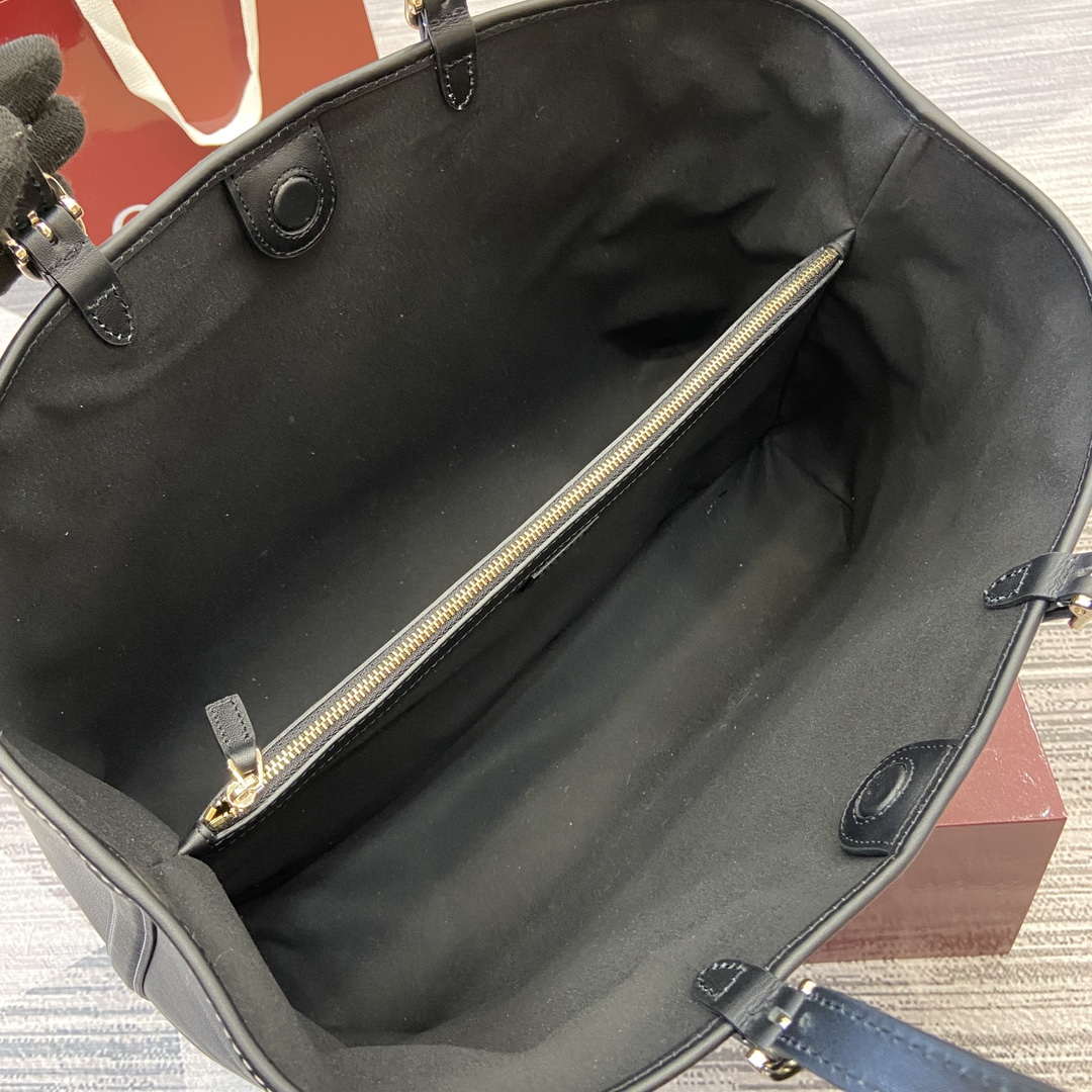 Gucci 815213 GG Emblem Large tote bag Black leather - Default Title - View 9