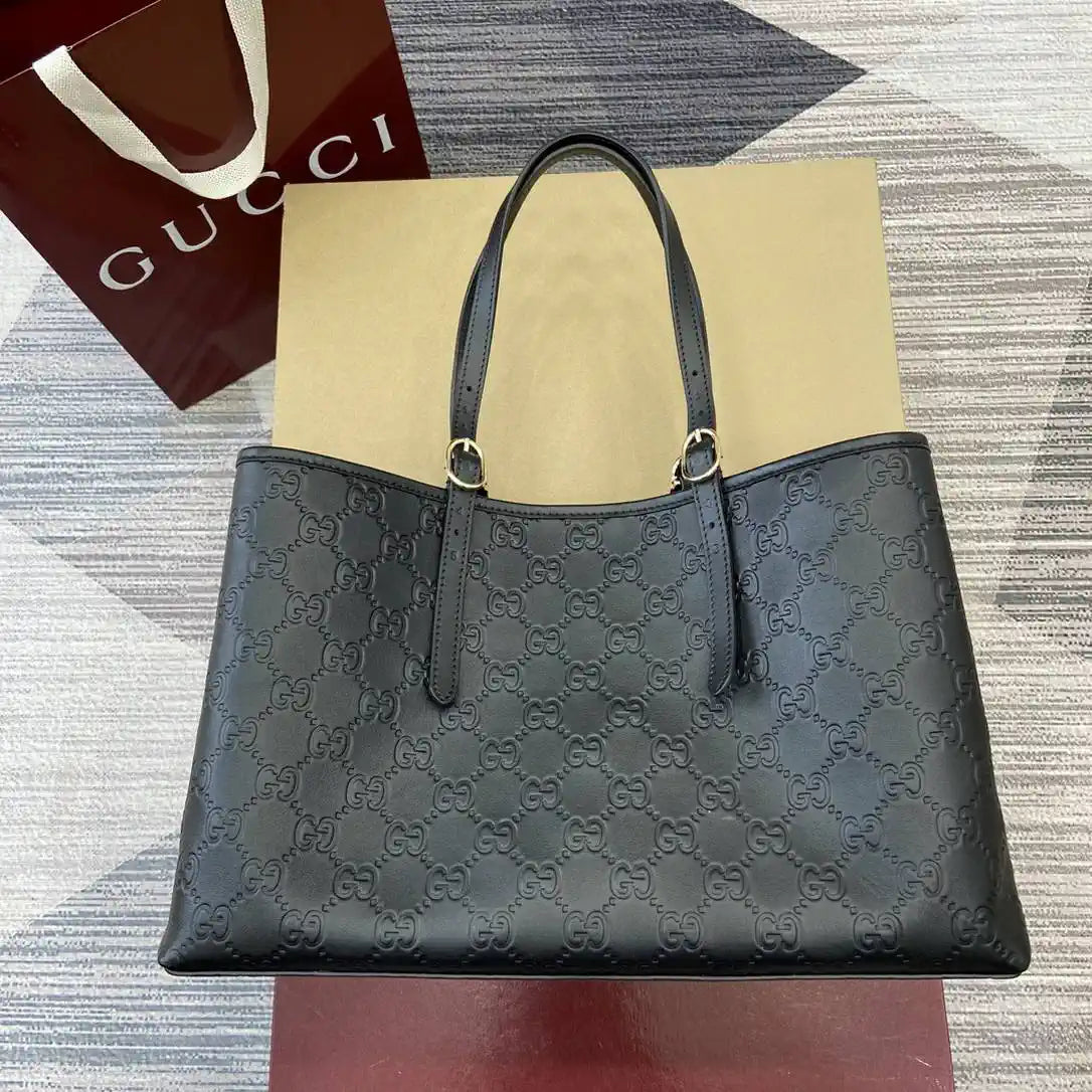 Gucci 815213 GG Emblem large tote bag Black leather