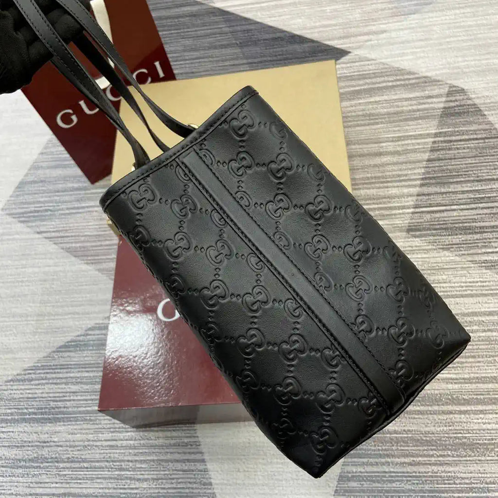 Gucci 815213 GG Emblem large tote bag Black leather