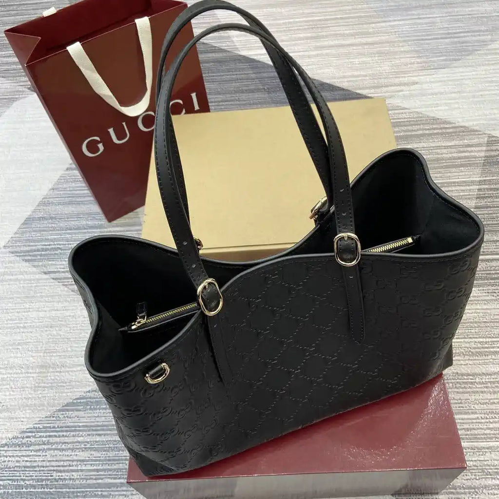 Gucci 815213 GG Emblem large tote bag Black leather