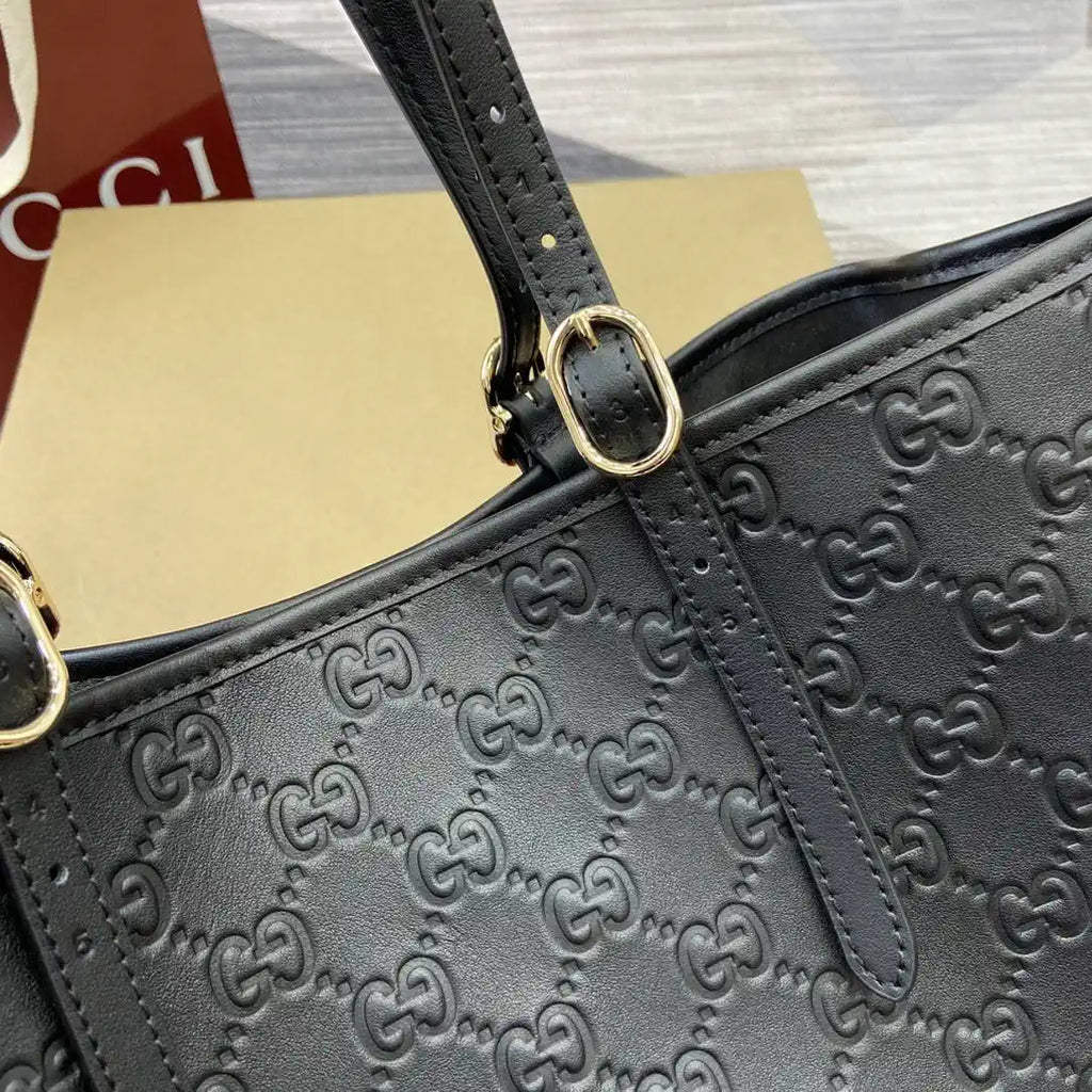 Gucci 815213 GG Emblem large tote bag Black leather