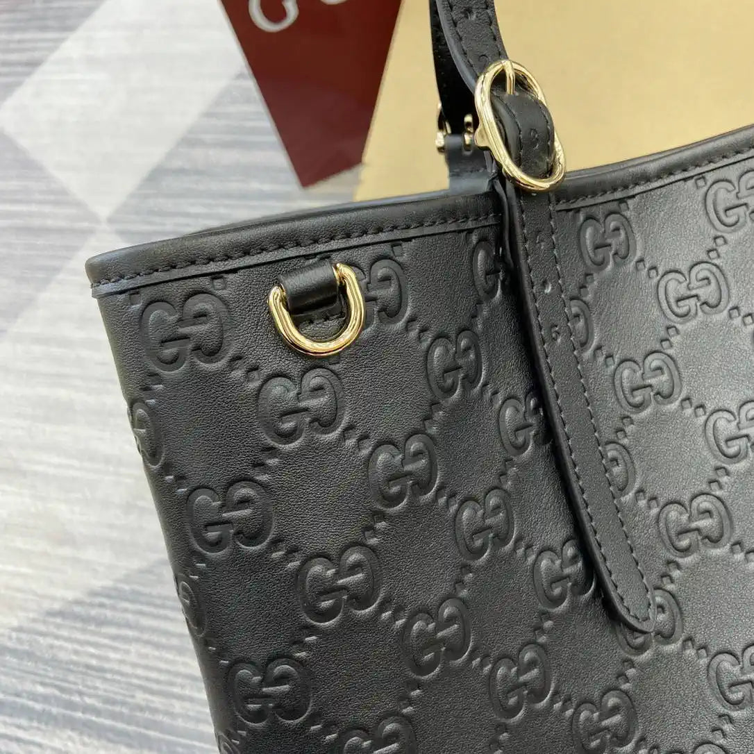 Gucci 815213 GG Emblem large tote bag Black leather
