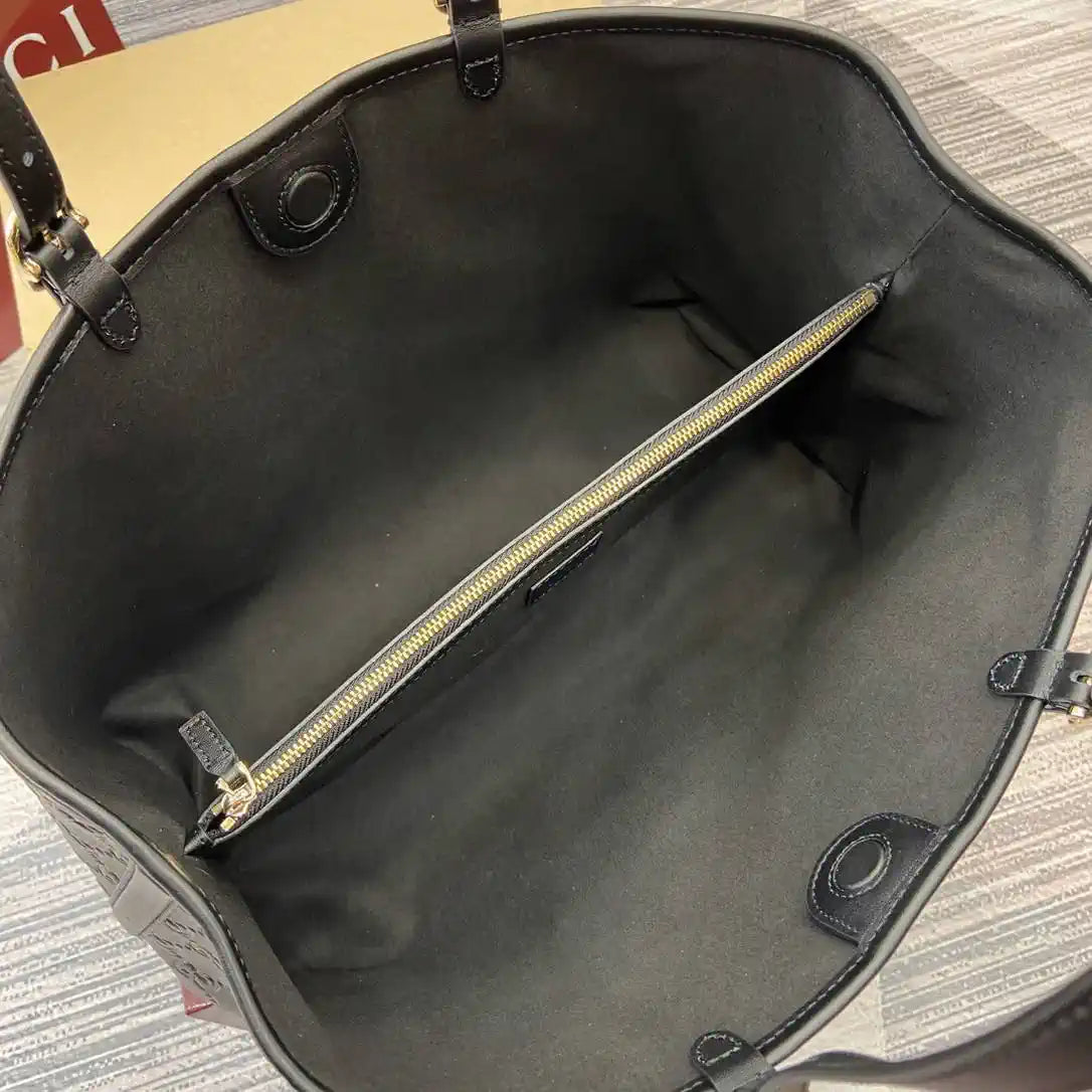 Gucci 815213 GG Emblem large tote bag Black leather