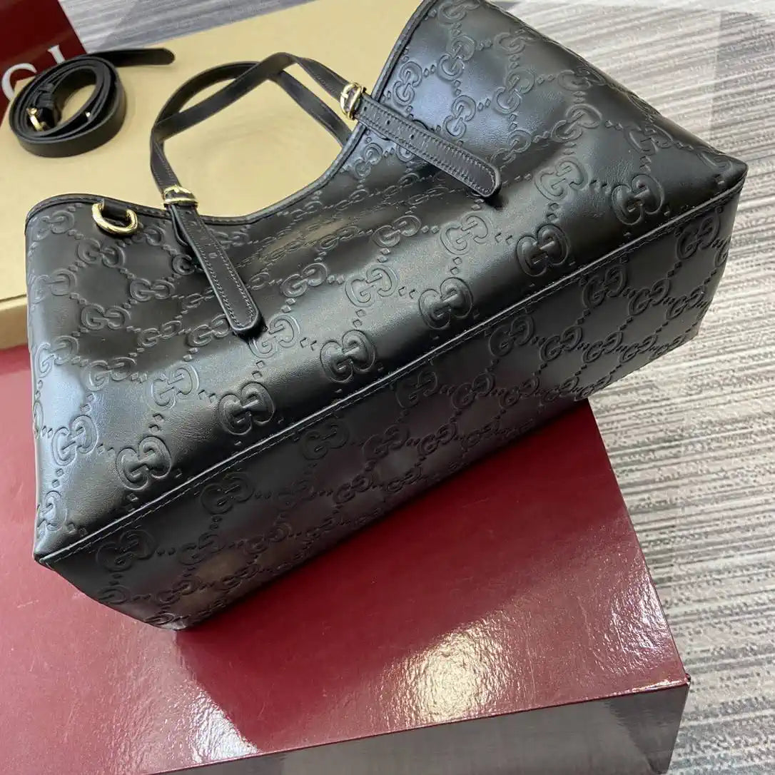 Gucci 815214 GG Emblem medium Tote Bag Black GG leather