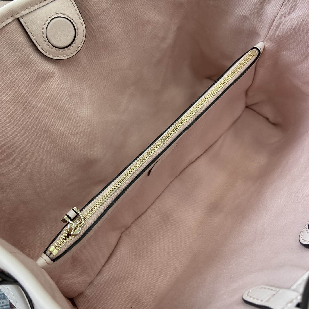 Gucci 815214 GG Emblem medium Tote Bag Ligth Pink GG leather