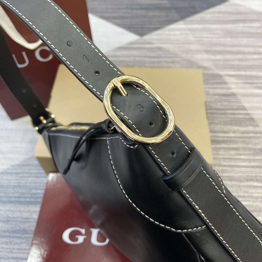 Gucci 815216 GG Emblem medium shoulder bag Black - Default Title - View 4