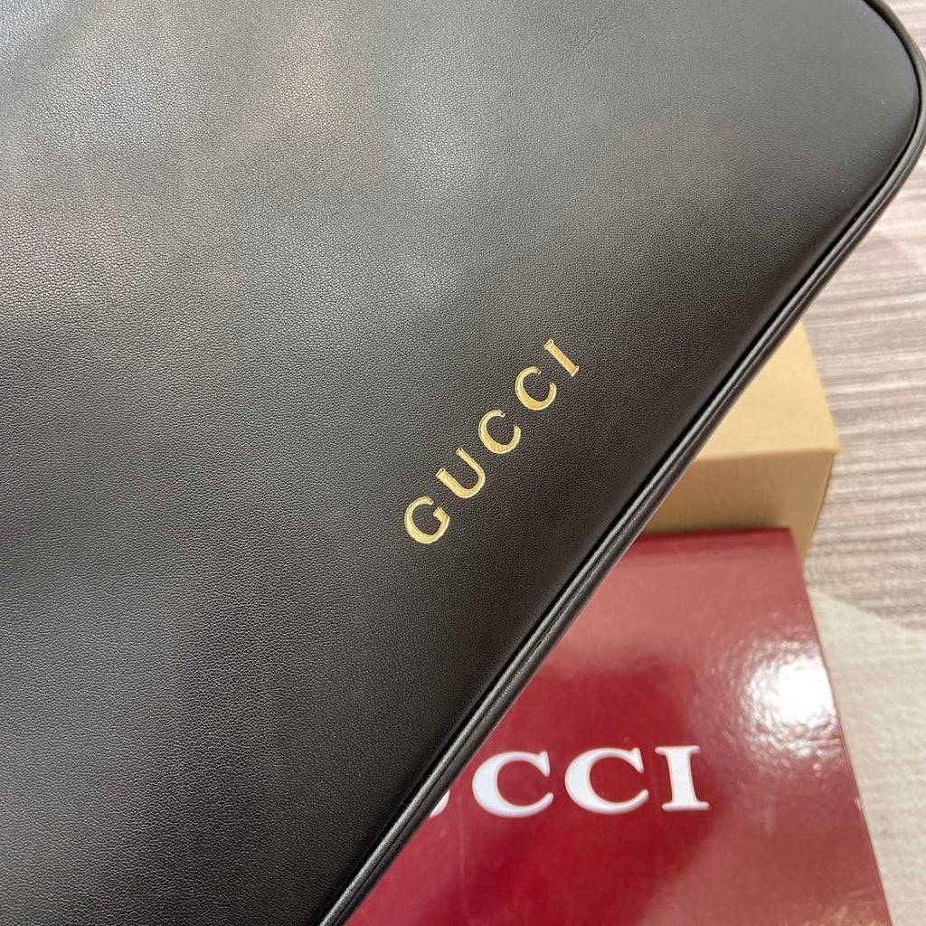 Gucci 815216 GG Emblem medium shoulder bag Black