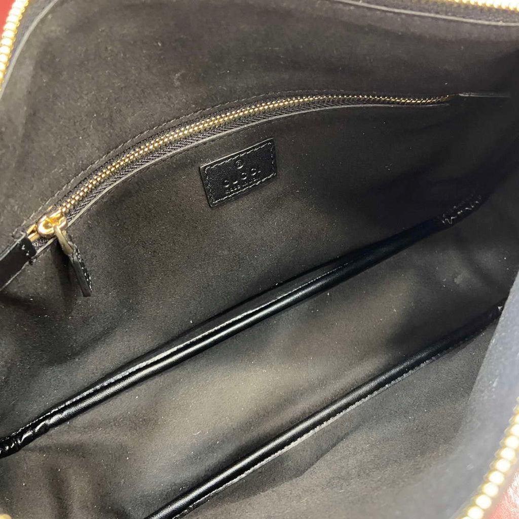 Gucci 815216 GG Emblem medium shoulder bag Black