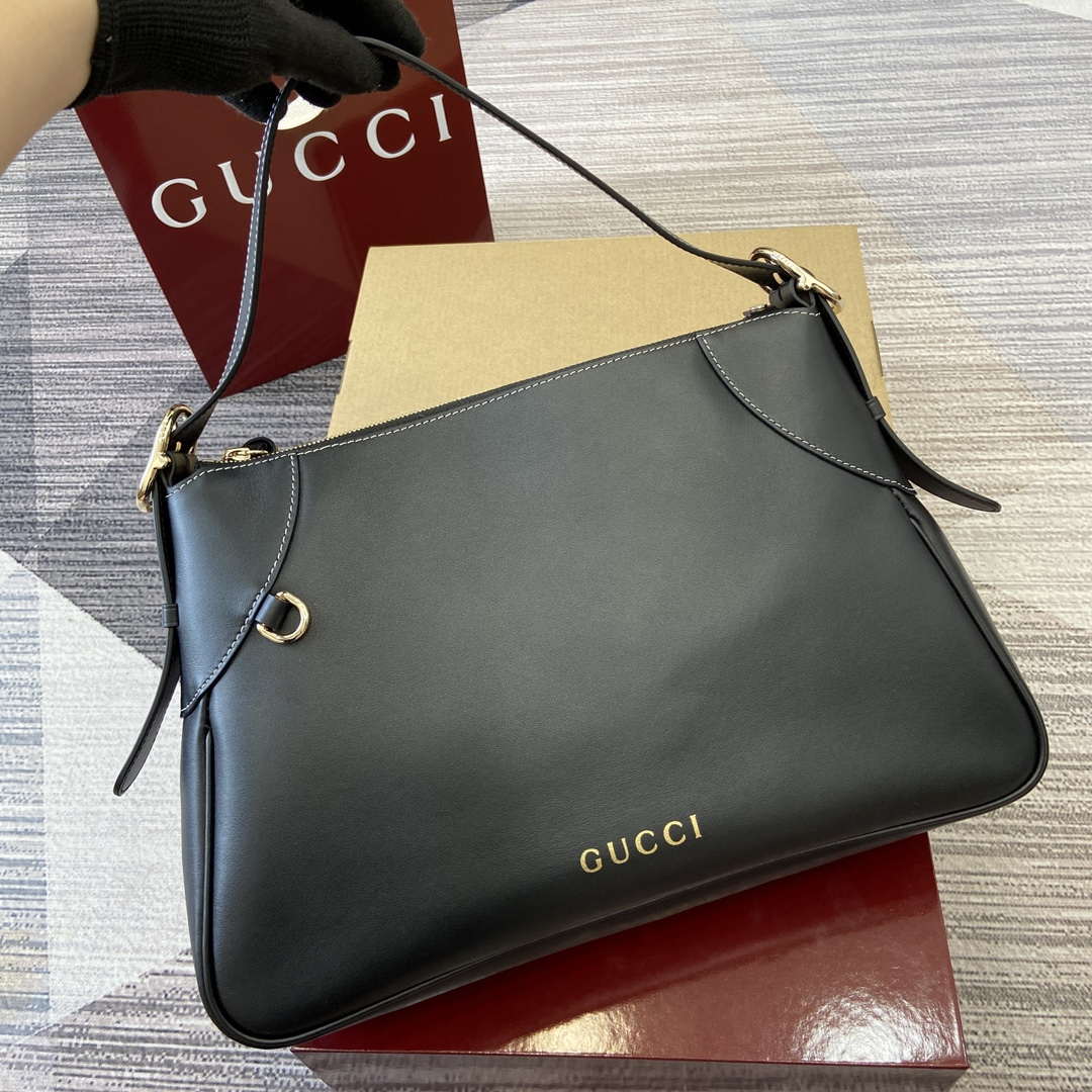 Gucci 815217 GG Emblem Large shoulder bag Black