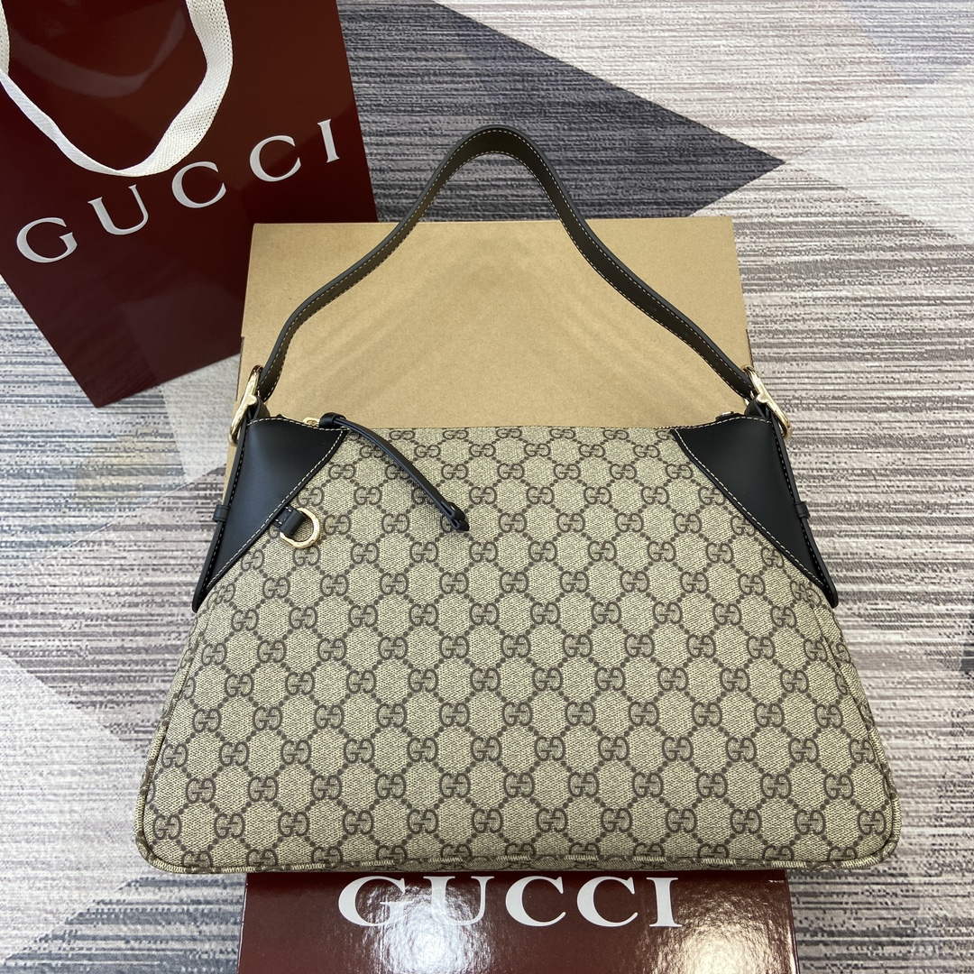 Gucci 815217 GG Emblem Medium Shoulder Bag Black - Default Title - View 1