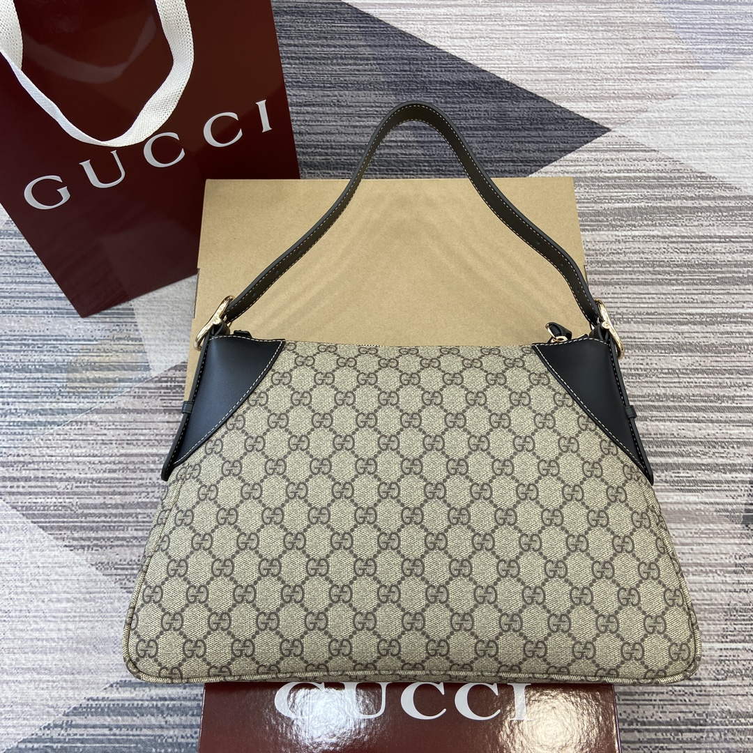 Gucci 815217 GG Emblem Medium Shoulder Bag Black