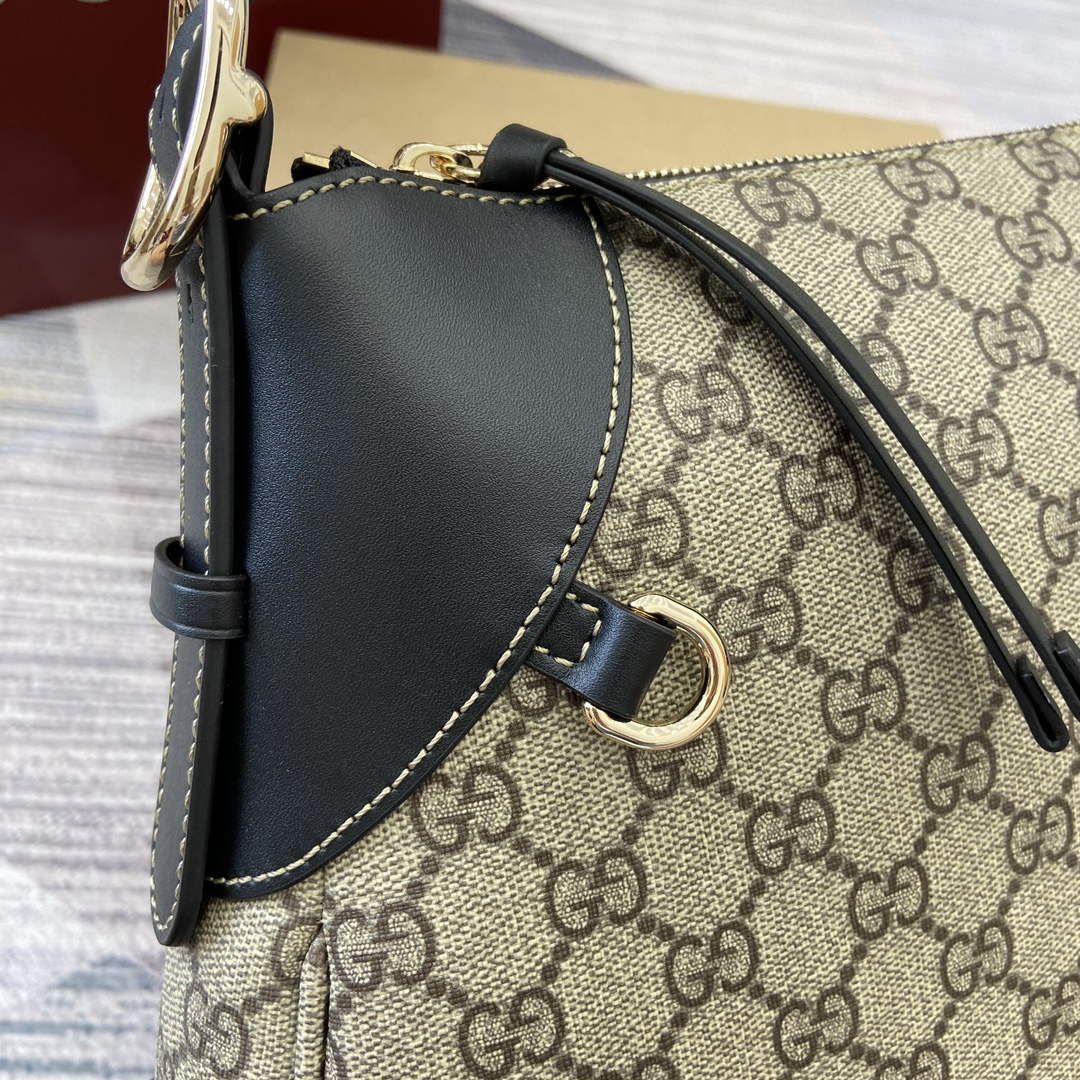 Gucci 815217 GG Emblem Medium Shoulder Bag Black