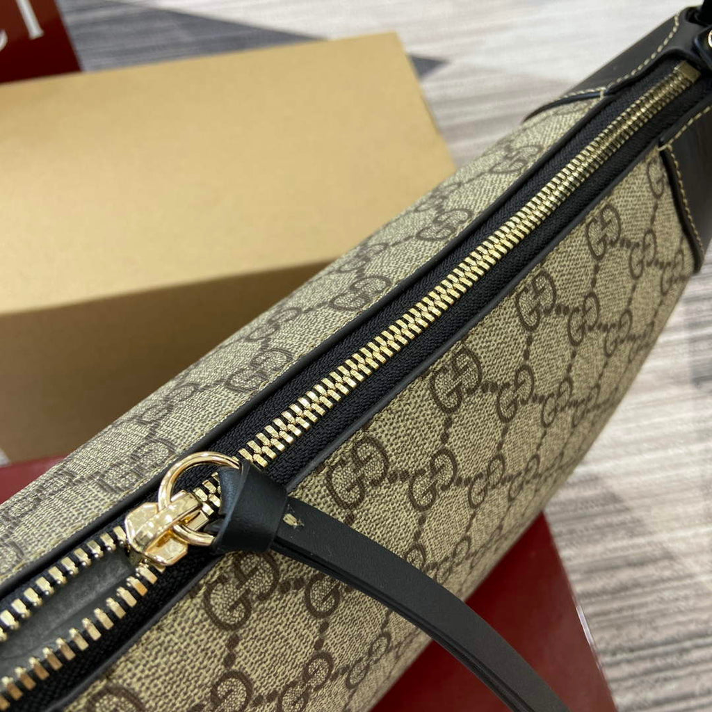 Gucci 815217 GG Emblem Medium Shoulder Bag Black