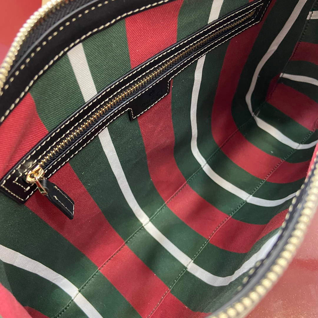 Gucci 815217 GG Emblem Medium Shoulder Bag Black