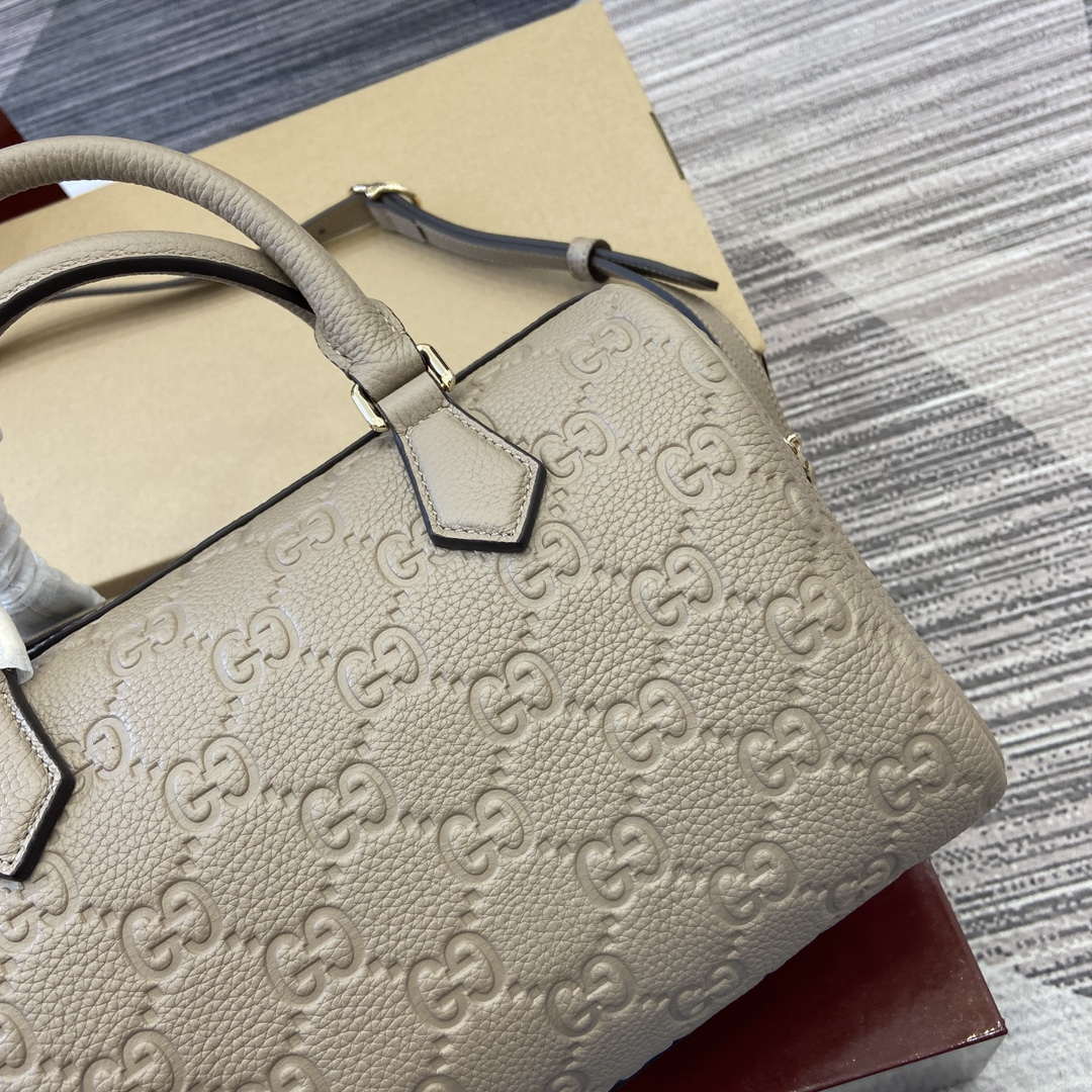 Gucci 815255 GG Emblem Small top handle bag Apricot