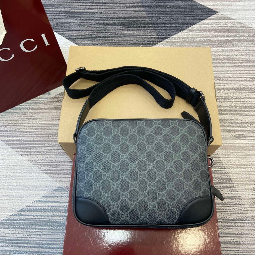 Gucci 821160 GG Emblem medium crossbody bag Black