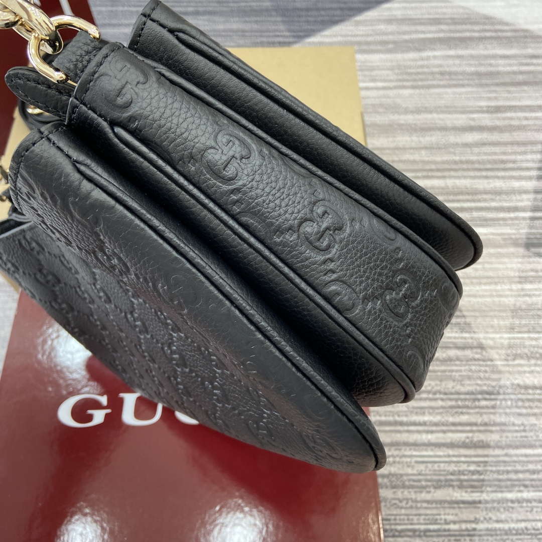 Gucci 815263 GG Emblem Small Shoulder Bag Black - Default Title - View 4