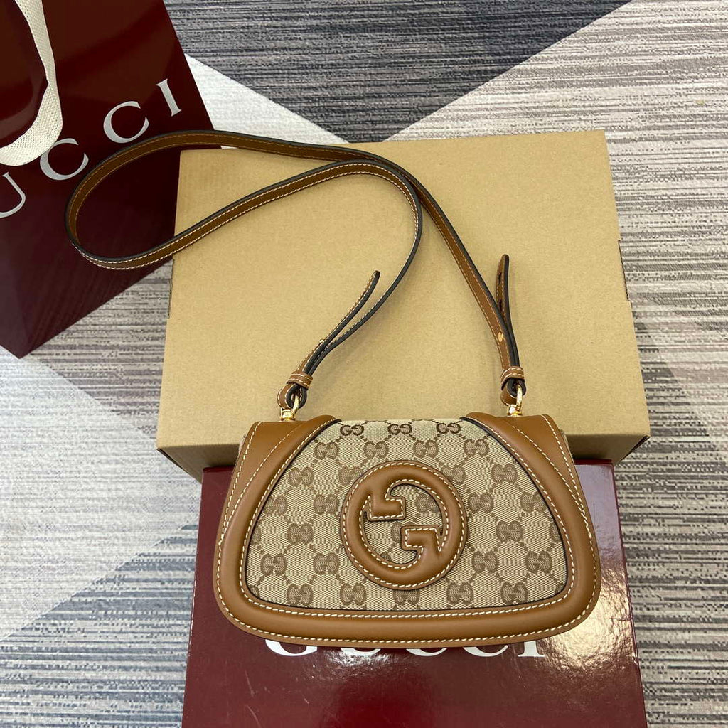 Gucci 815700 Gucci Blondie mini shoulder bag Beige dark brown canvas