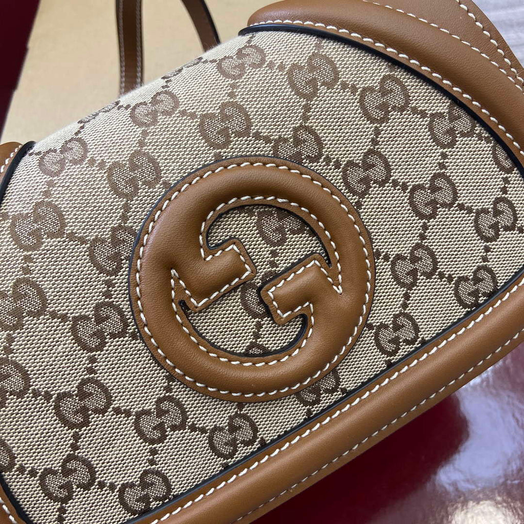 Gucci 815700 Gucci Blondie mini shoulder bag Beige dark brown canvas