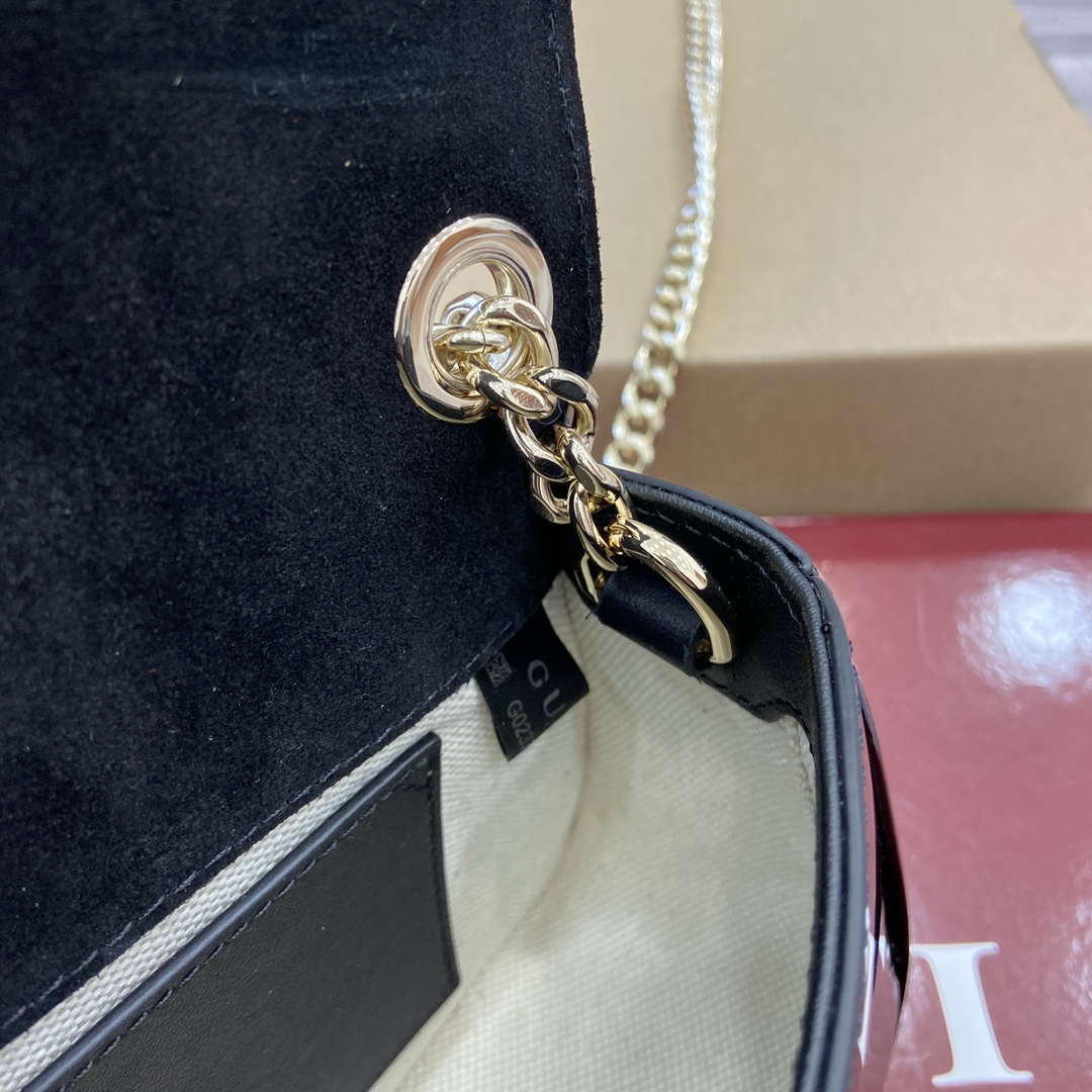 Gucci 815711 Gucci Blondie mini shoulder bag Patent Leather Black