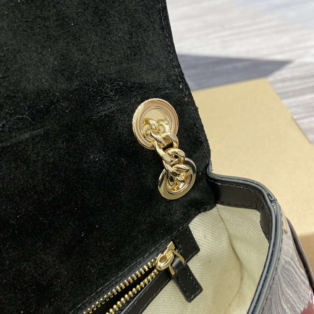 Gucci 815715 Gucci Blondie small shoulder bag Patent Leather Black