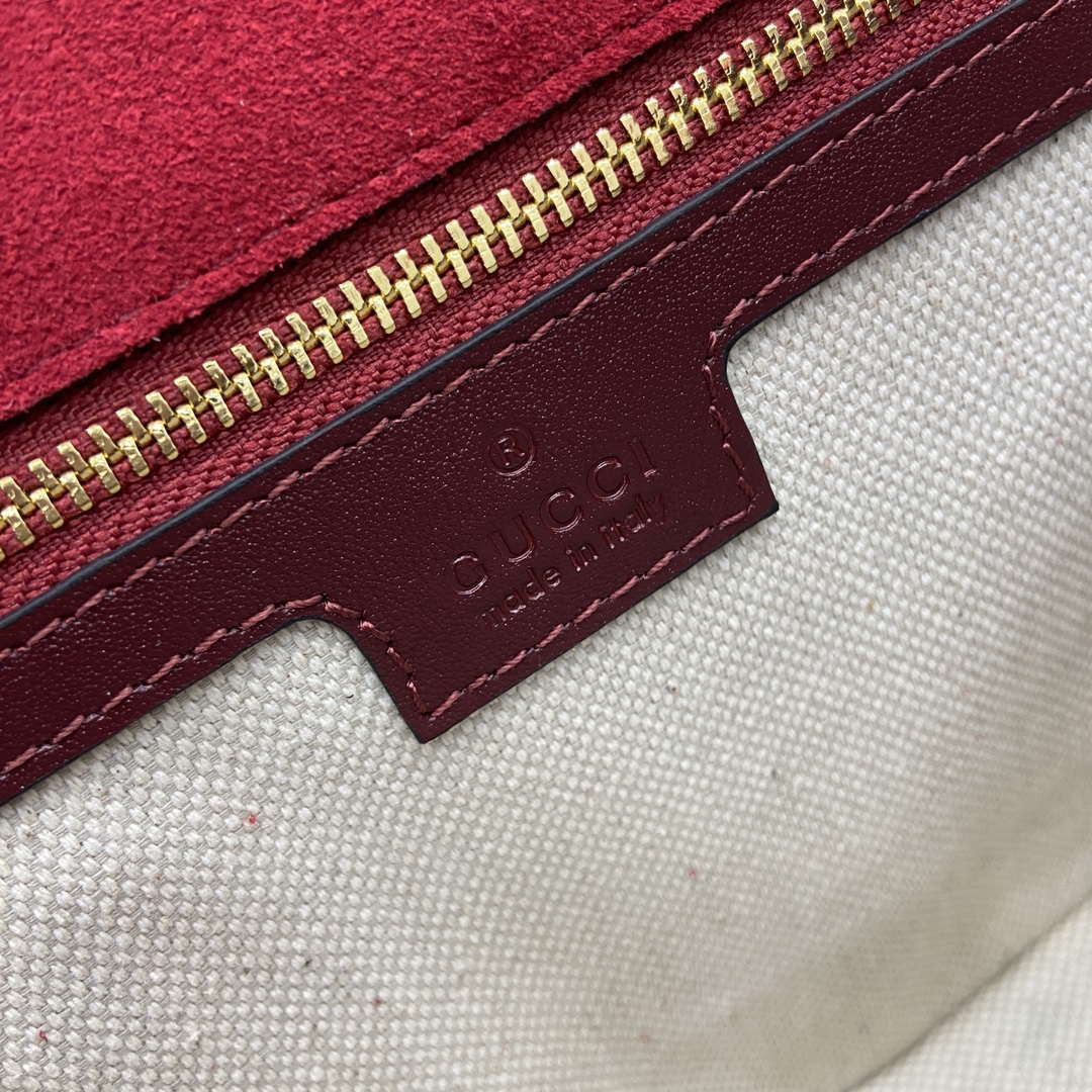 Gucci 815715 Gucci Blondie small shoulder bag Patent Leather Red
