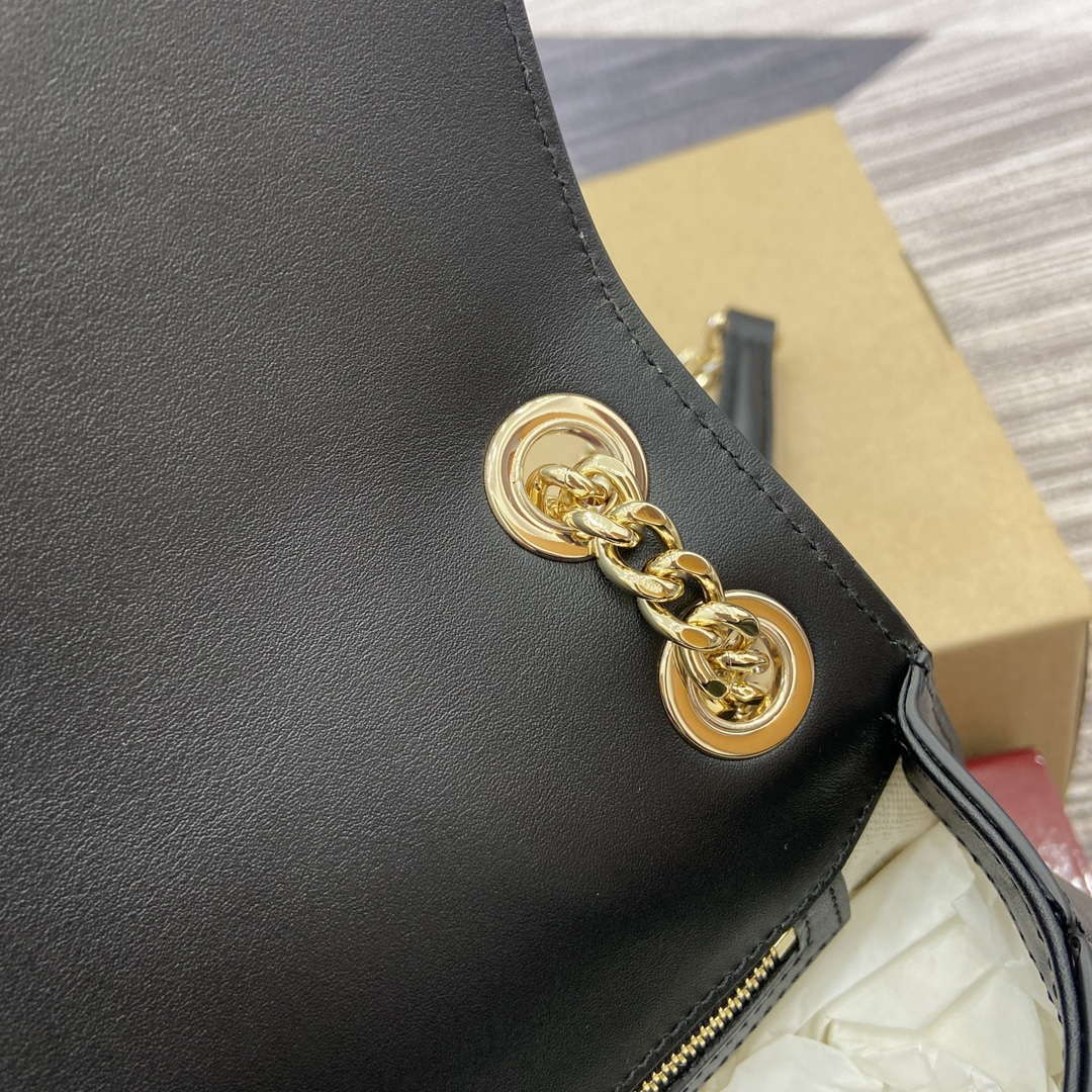Gucci 815715 Gucci Blondie small shoulder bag Black