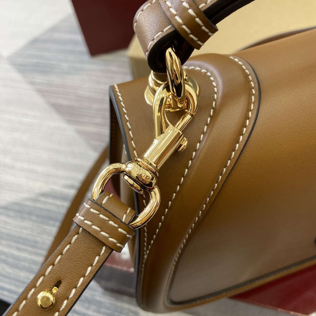 Gucci 815716 Gucci Blondie Medium top handle bag Brown