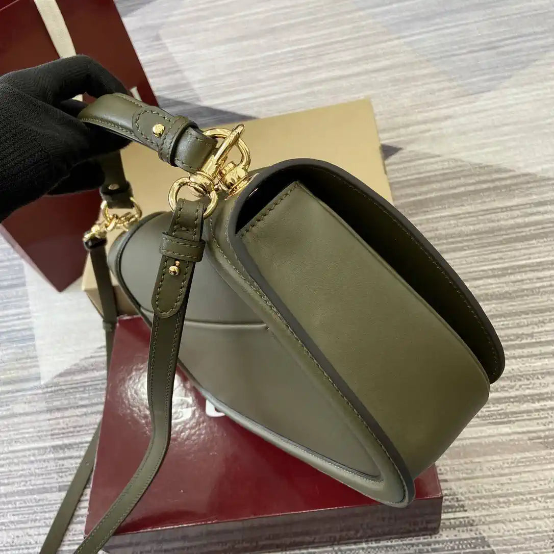 Gucci 815719 Gucci Blondie Medium top handle bag Leather Green