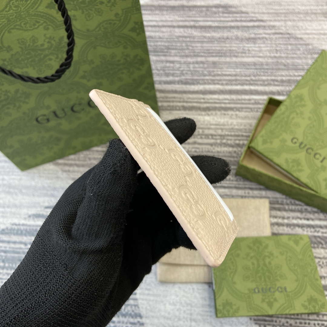 Gucci 815883 GG Emblem card case Beige Leather