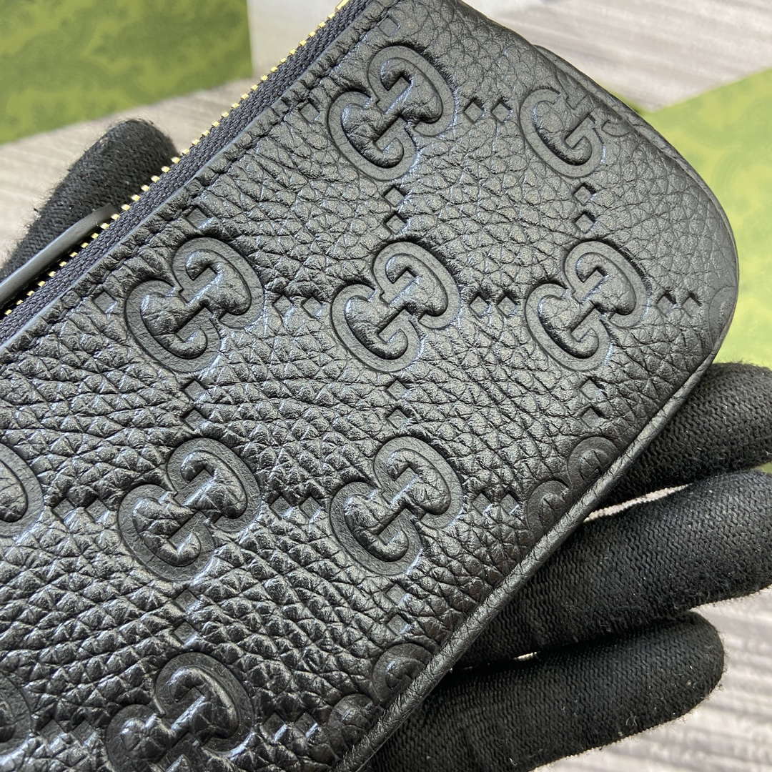 Gucci 815891 GG Emblem Purse wallet Black