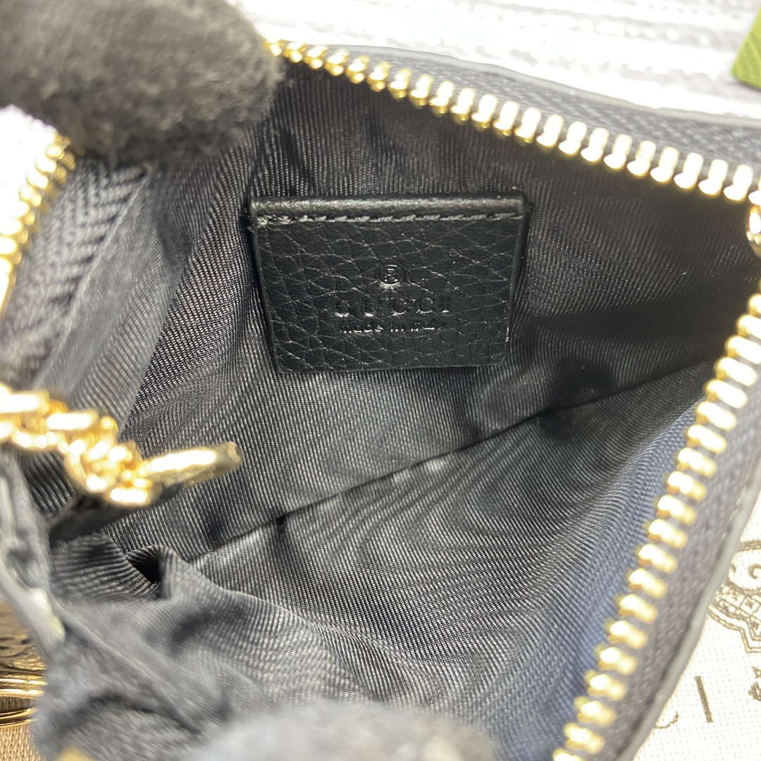 Gucci 815891 GG Emblem Purse wallet Black