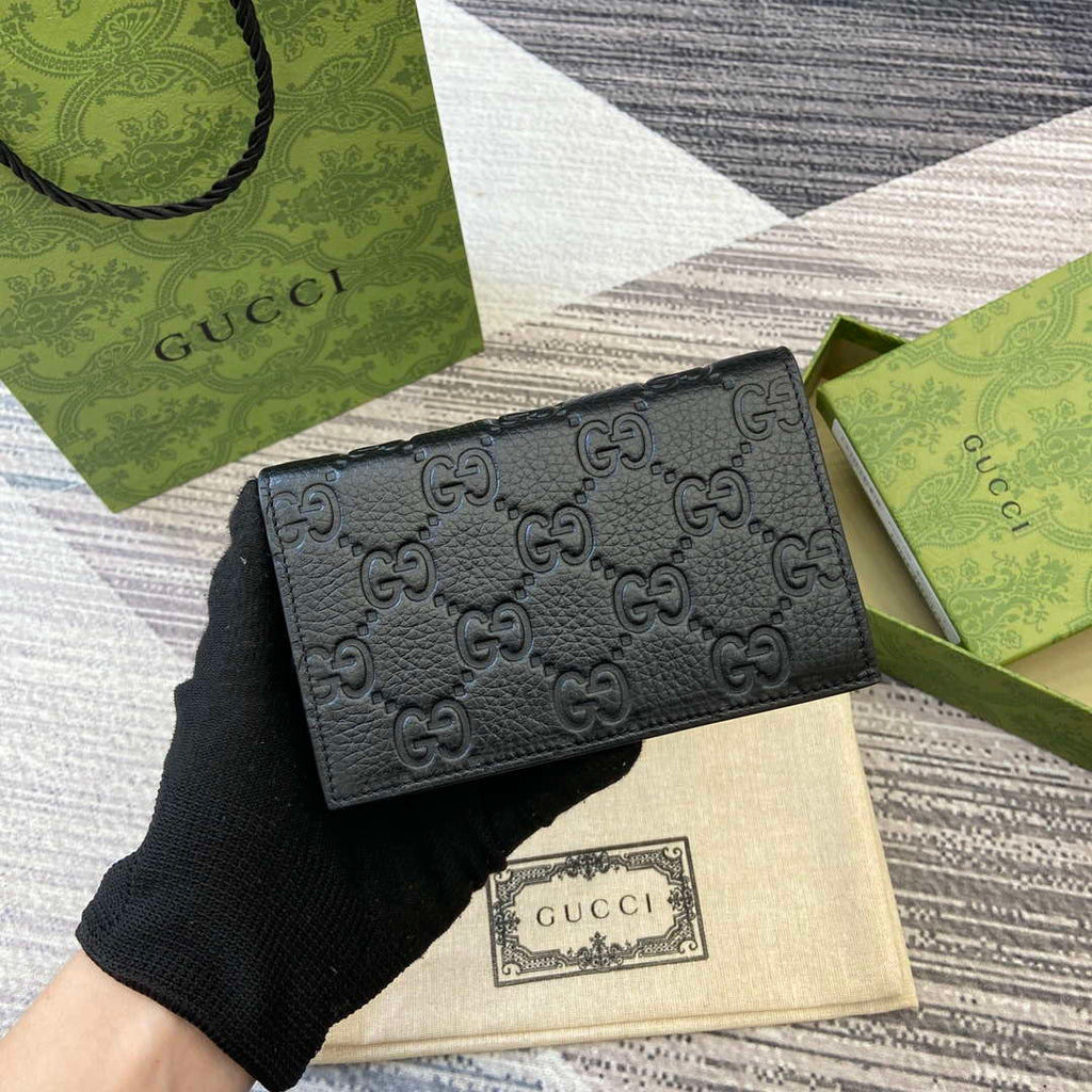 Gucci 815874 GG Emblem Medium wallet Black