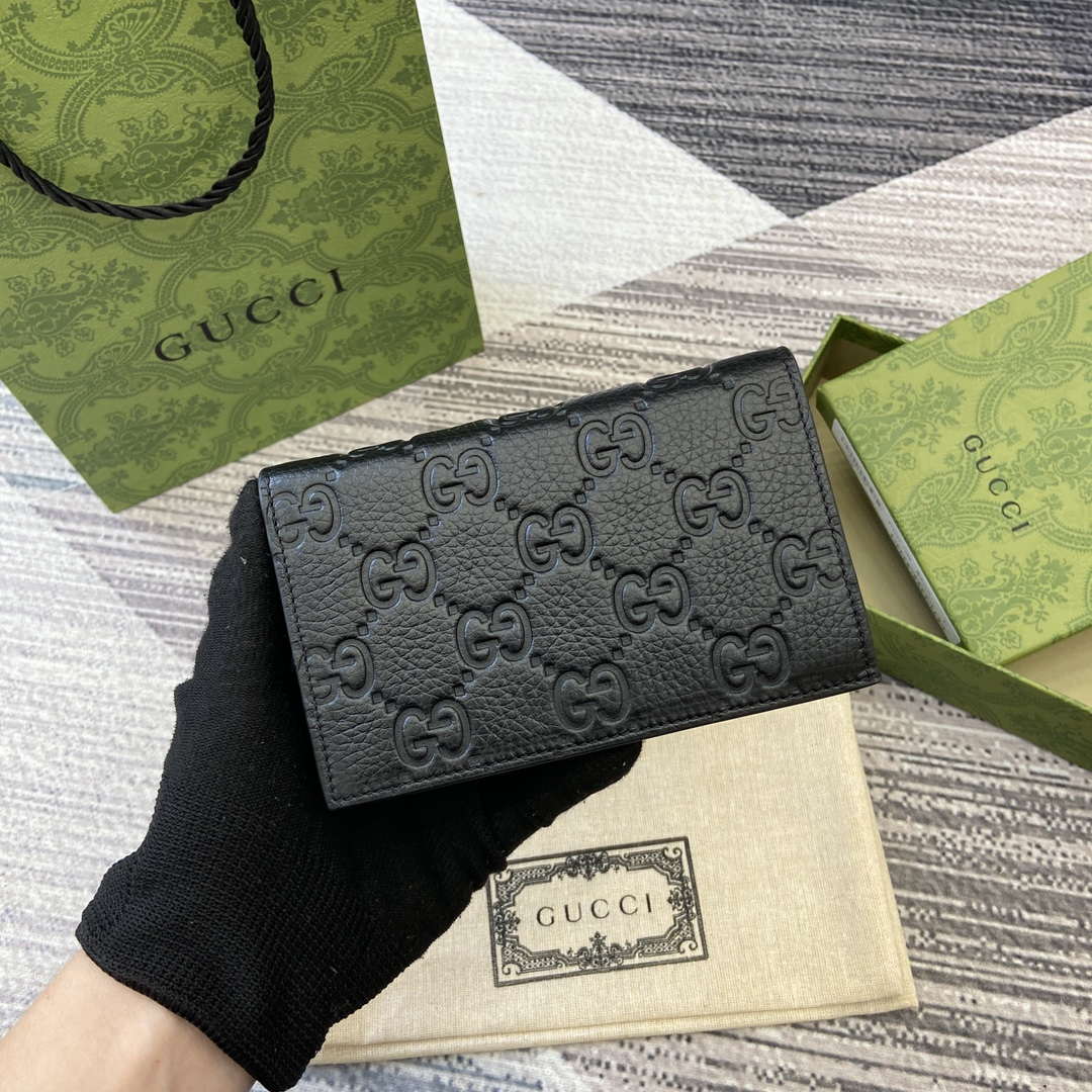 Gucci 815874 GG Emblem Medium wallet Black