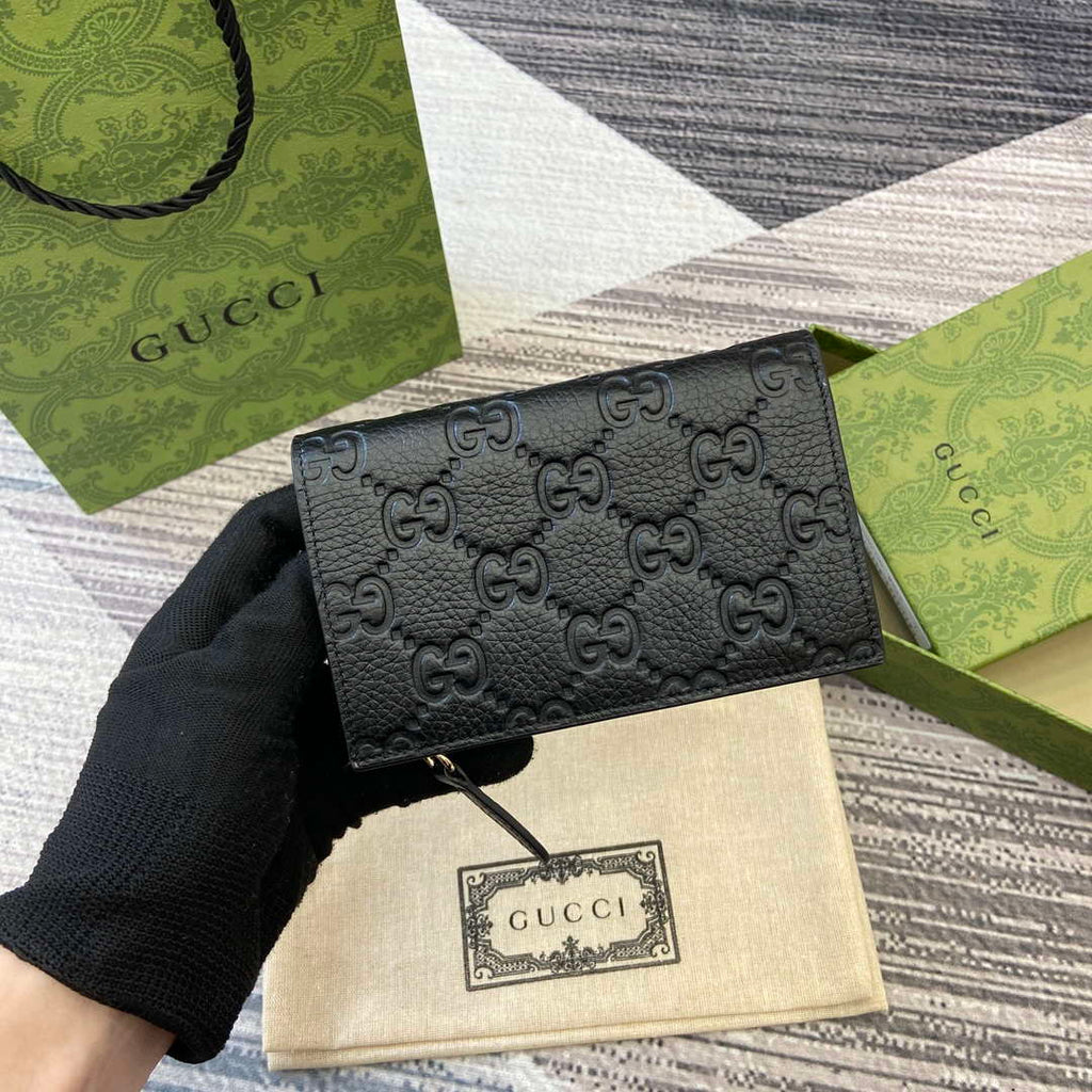 Gucci 815874 GG Emblem Medium wallet Black