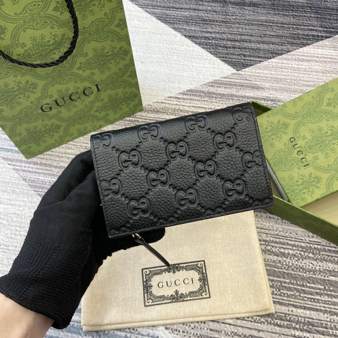 Gucci 815874 GG Emblem Medium wallet Black