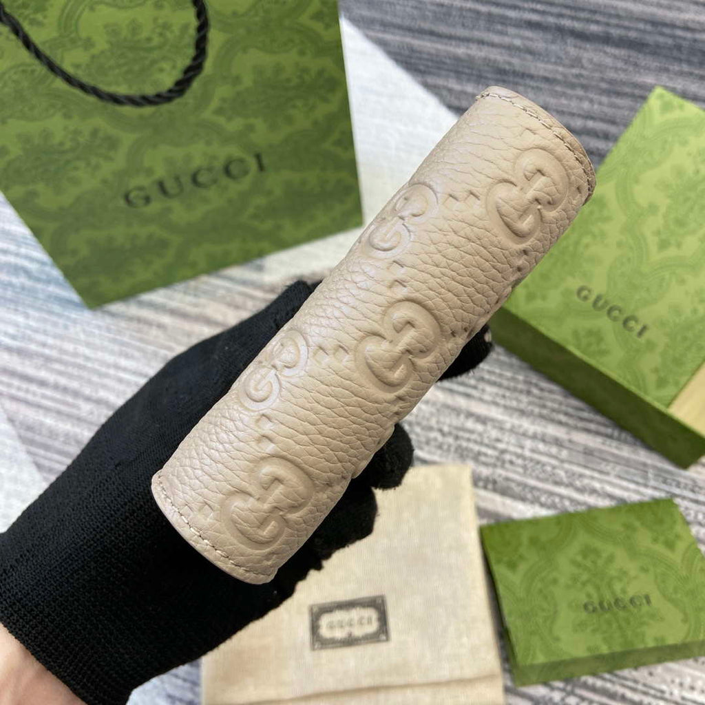 Gucci 815874 GG Emblem Medium wallet Taupe
