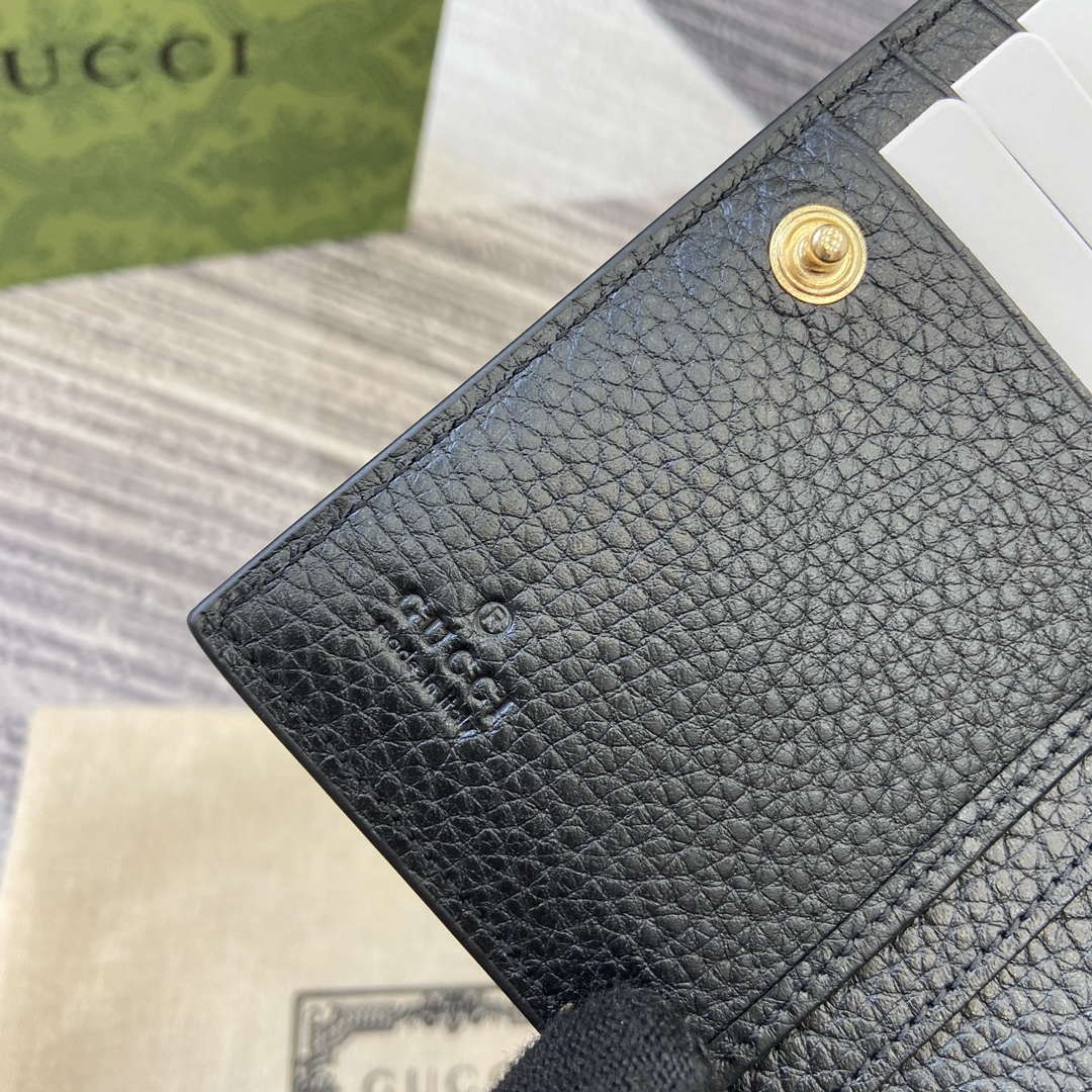Gucci 815874 GG Emblem Medium wallet Black