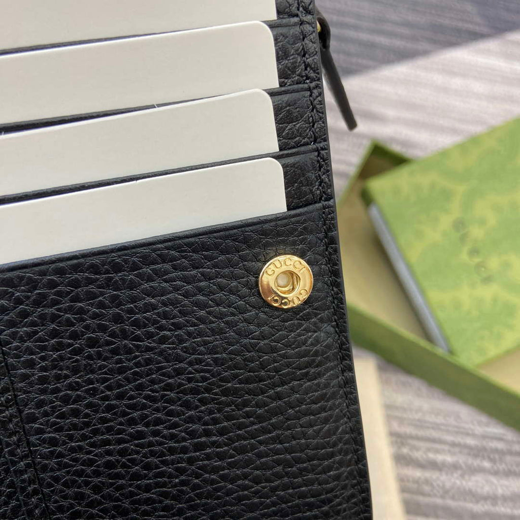 Gucci 815874 GG Emblem Medium wallet Black