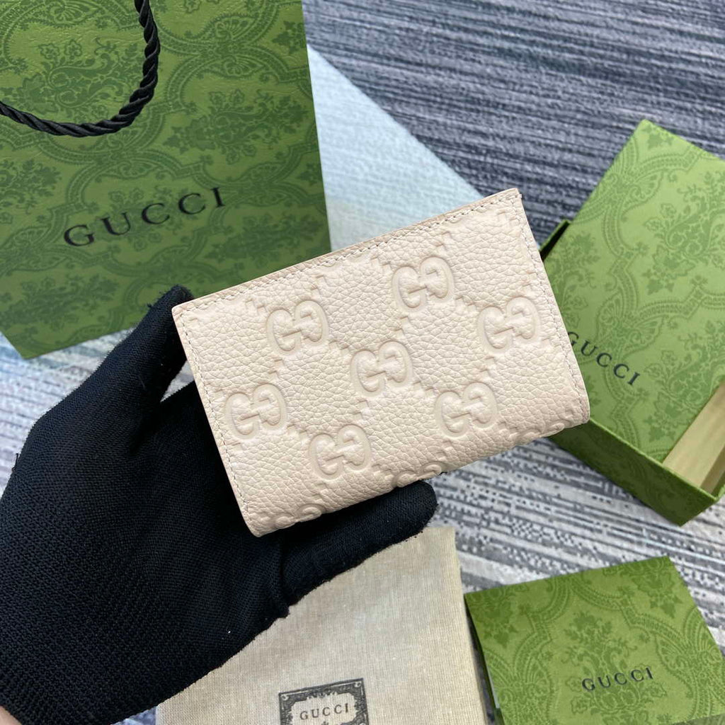 Gucci 815874 GG Emblem Medium wallet Beige