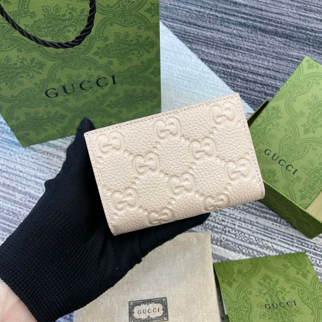 Gucci 815874 GG Emblem Medium wallet Beige