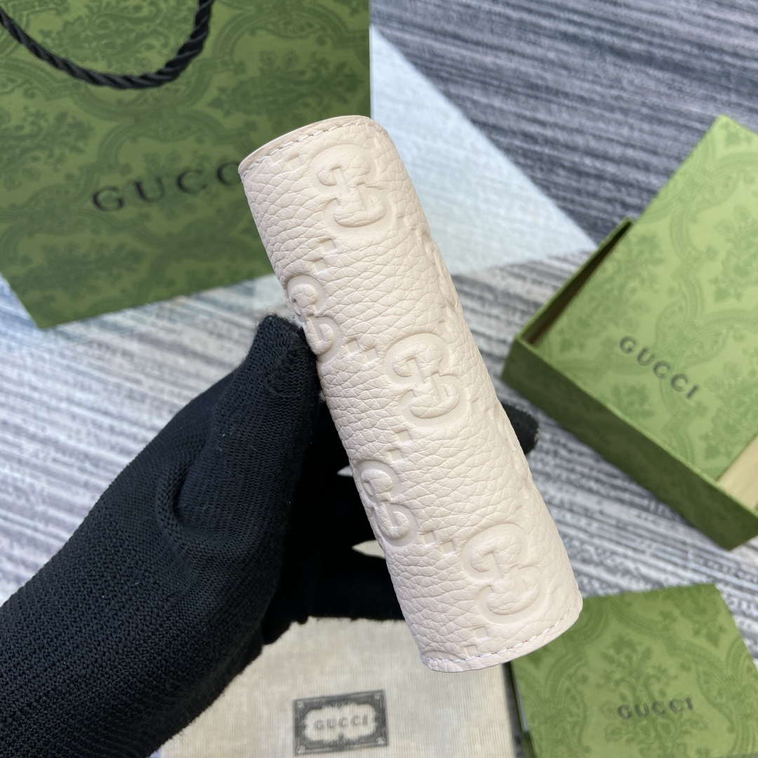 Gucci 815874 GG Emblem Medium wallet Beige