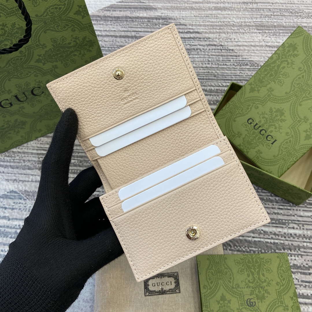 Gucci 815901 GG Emblem mini wallet Beige