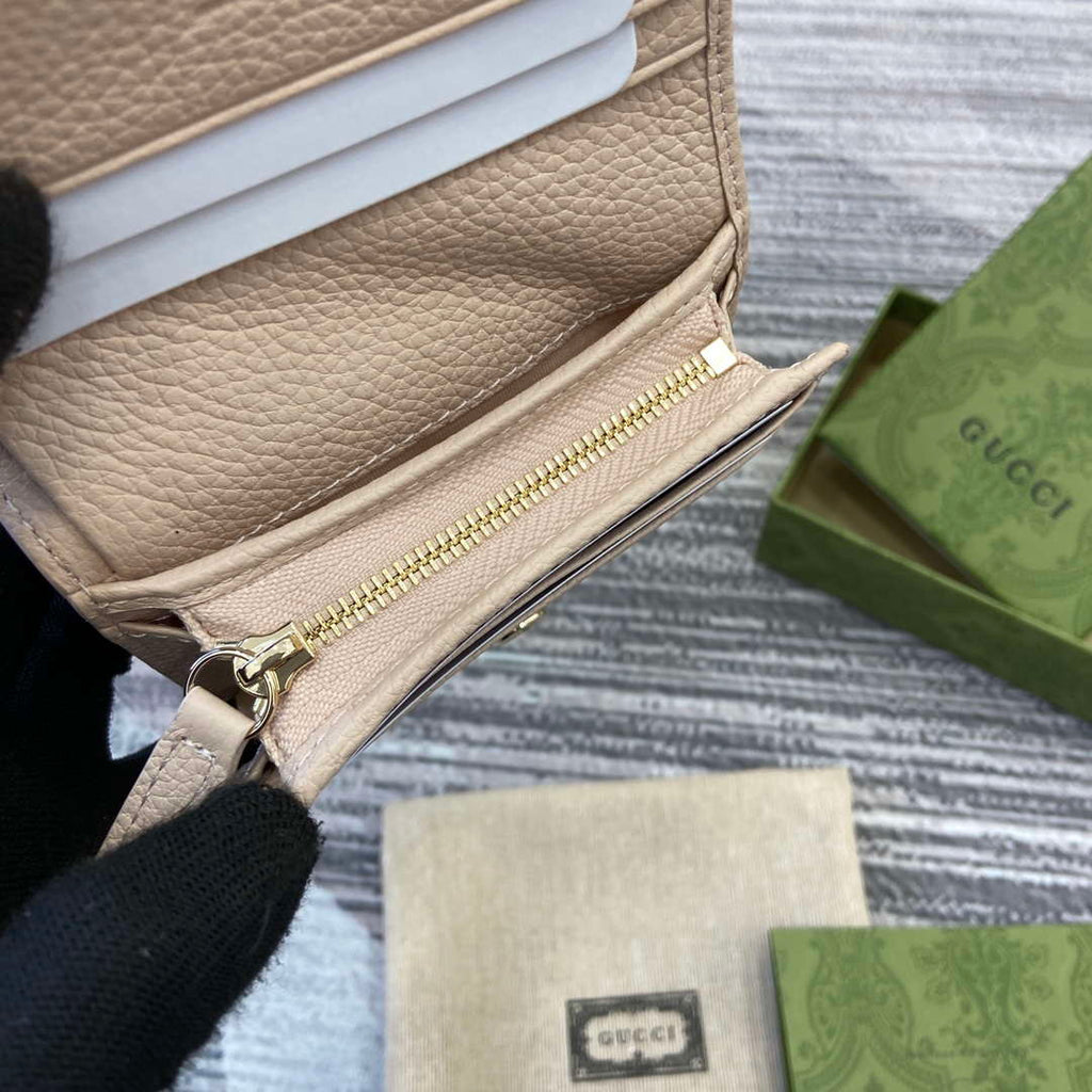Gucci 815901 GG Emblem mini wallet Beige