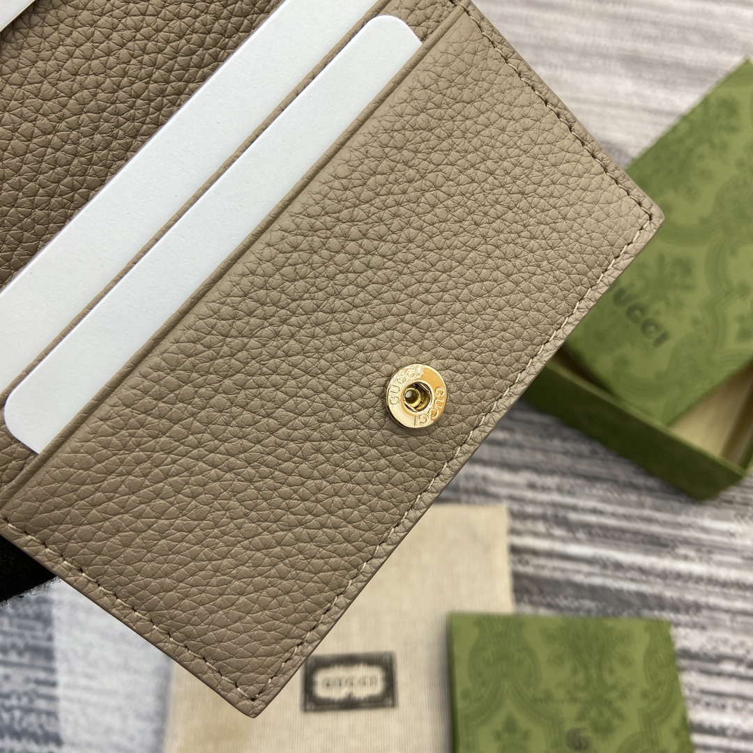 Gucci 815901 GG Emblem mini wallet Taupe